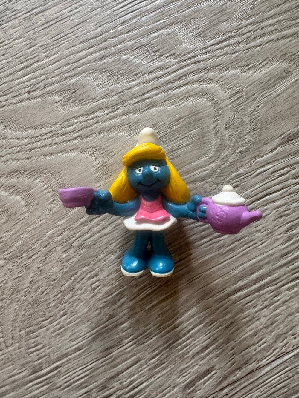 Vintage 80s Smurf Smurfette Toy Figure Pink Apron Purple Teapot Cup